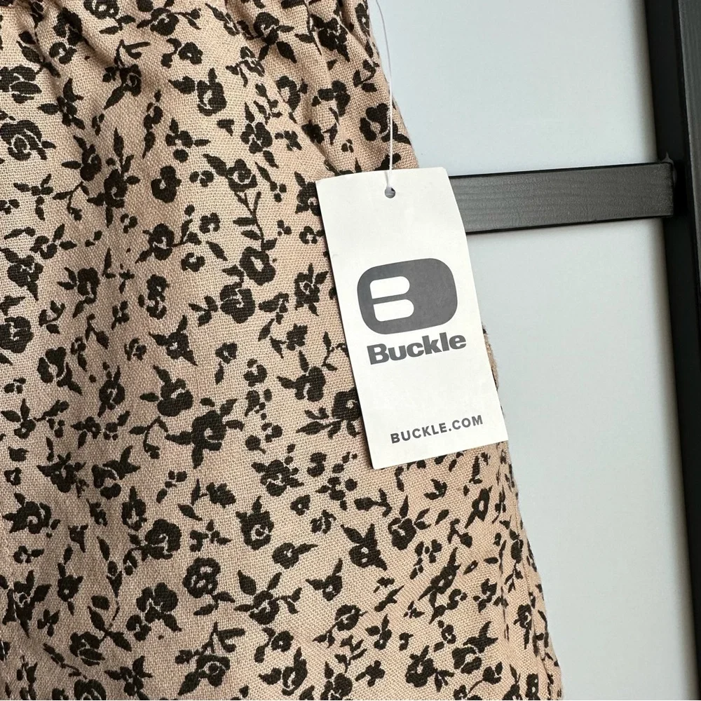 NWT Daytrip Woven Floral Jogger Buckle Spring Fashion Style Pants Sz Medium - Picture 9 of 12